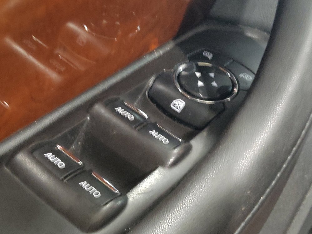 Used 2015 Lincoln MKS AWD w/ Equipment Group 201A image 27