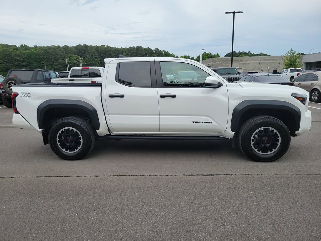 Used 2024 Toyota Tacoma TRD Off-Road w/ TRD Off Road Upgrade Package AWD/4WD image 2
