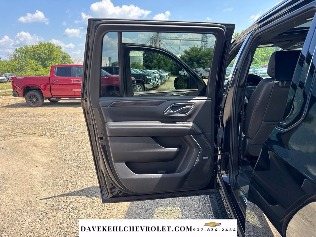 Used 2021 Chevrolet Suburban Z71 w/ Rear Media and Nav Package AWD/4WD image 35
