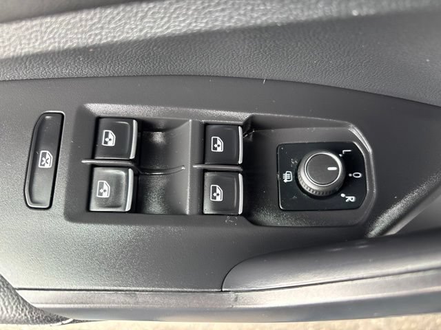Used 2024 Volkswagen Jetta SE FWD image 12