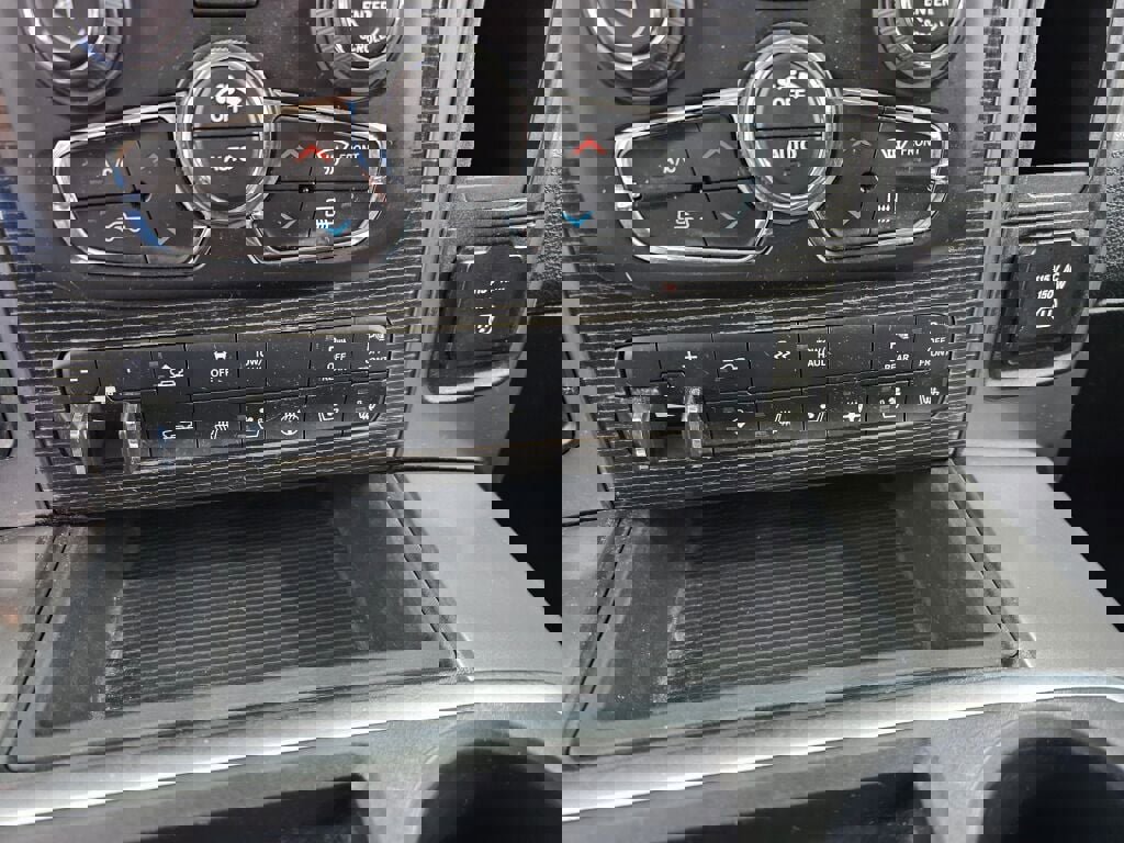 Used 2015 RAM 1500 Limited image 22