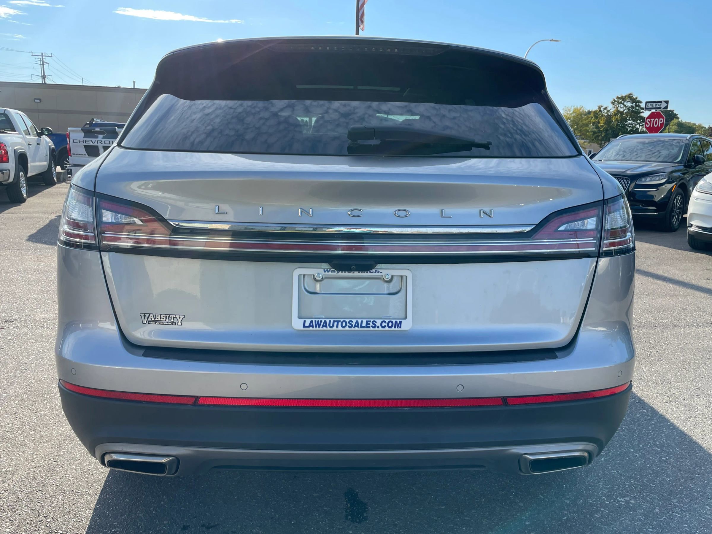 Used 2022 Lincoln Nautilus Reserve w/ Equipment Group 201A image 6