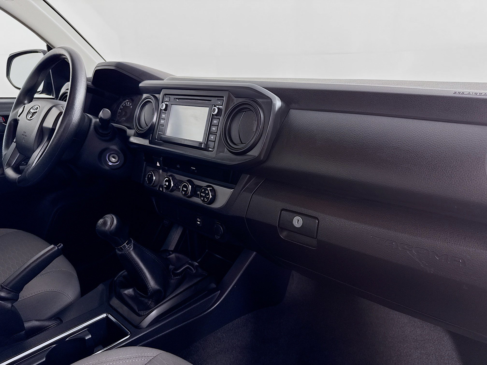 Used 2017 Toyota Tacoma SR AWD/4WD image 24