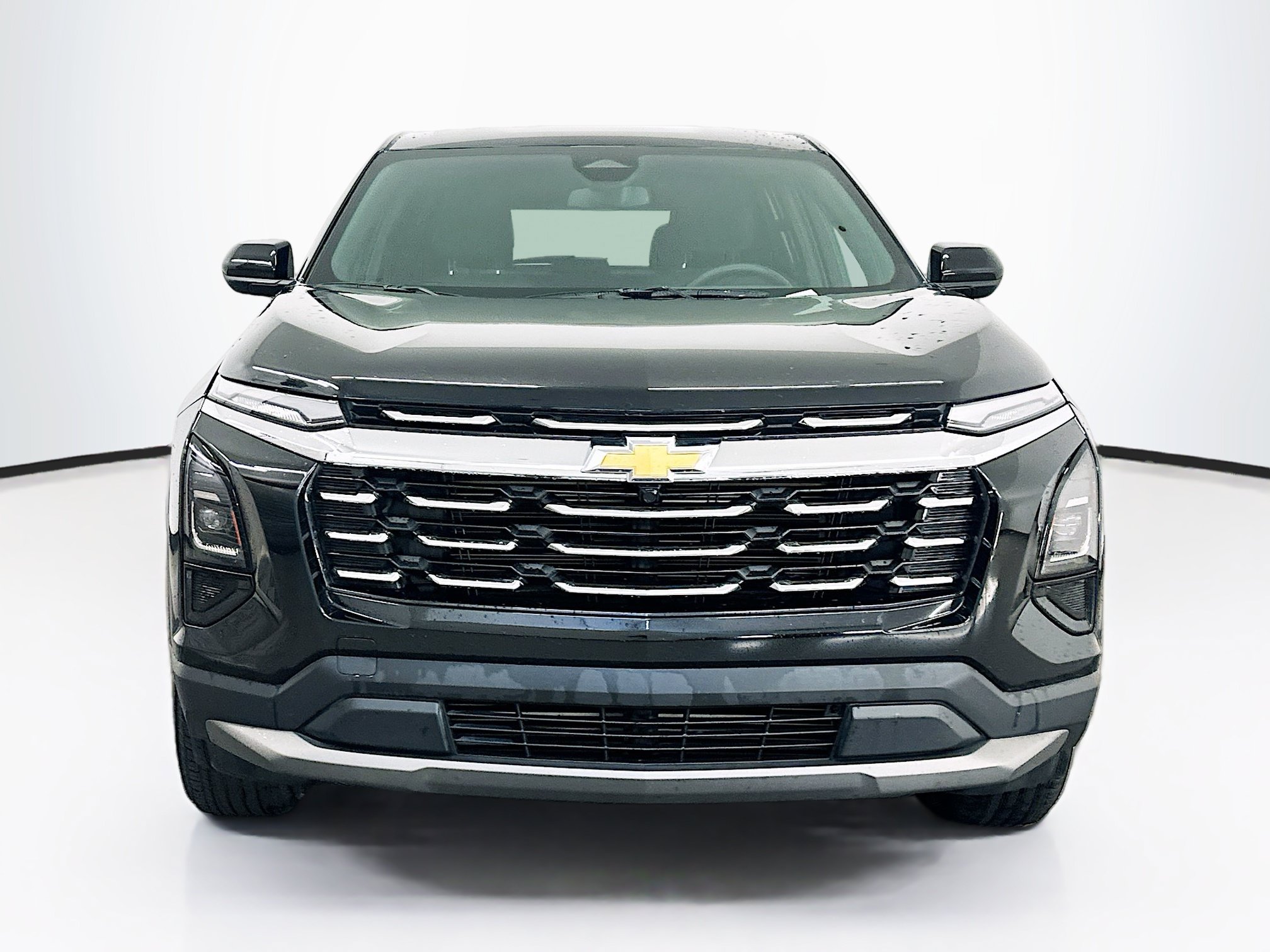 Used 2025 Chevrolet Equinox LT AWD/4WD image 2