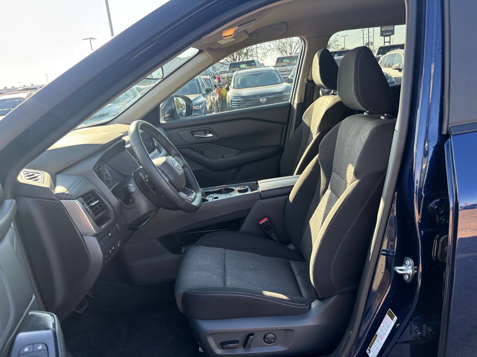 Used 2026 Nissan Rogue SV AWD/4WD image 28