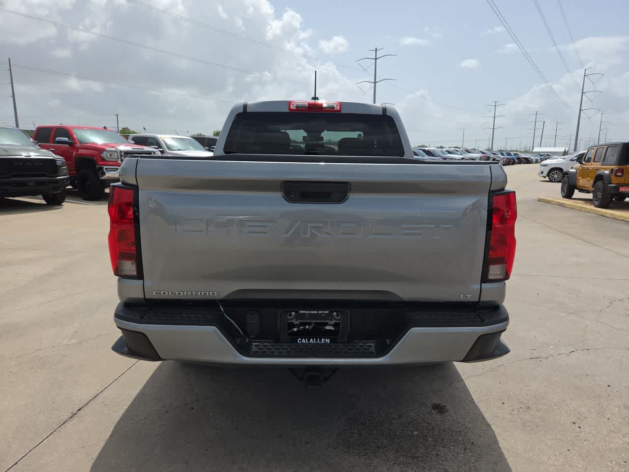 Used 2024 Chevrolet Colorado LT w/ Advanced Trailering Package AWD/4WD image 13