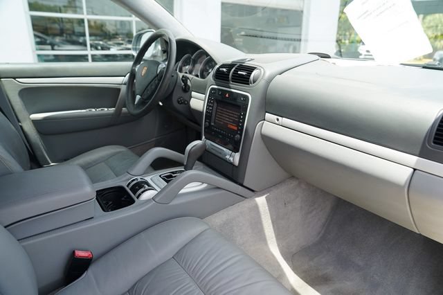 Used 2005 Porsche Cayenne Turbo AWD/4WD image 22