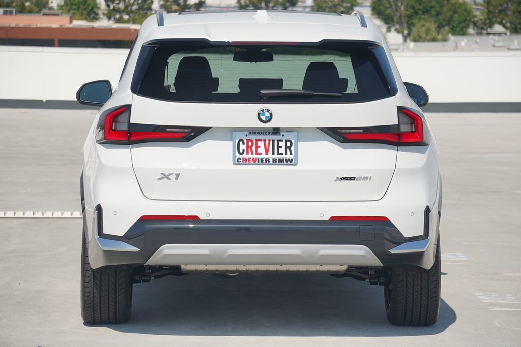 Used 2025 BMW X1 xDrive28i w/ Technology Package image 6