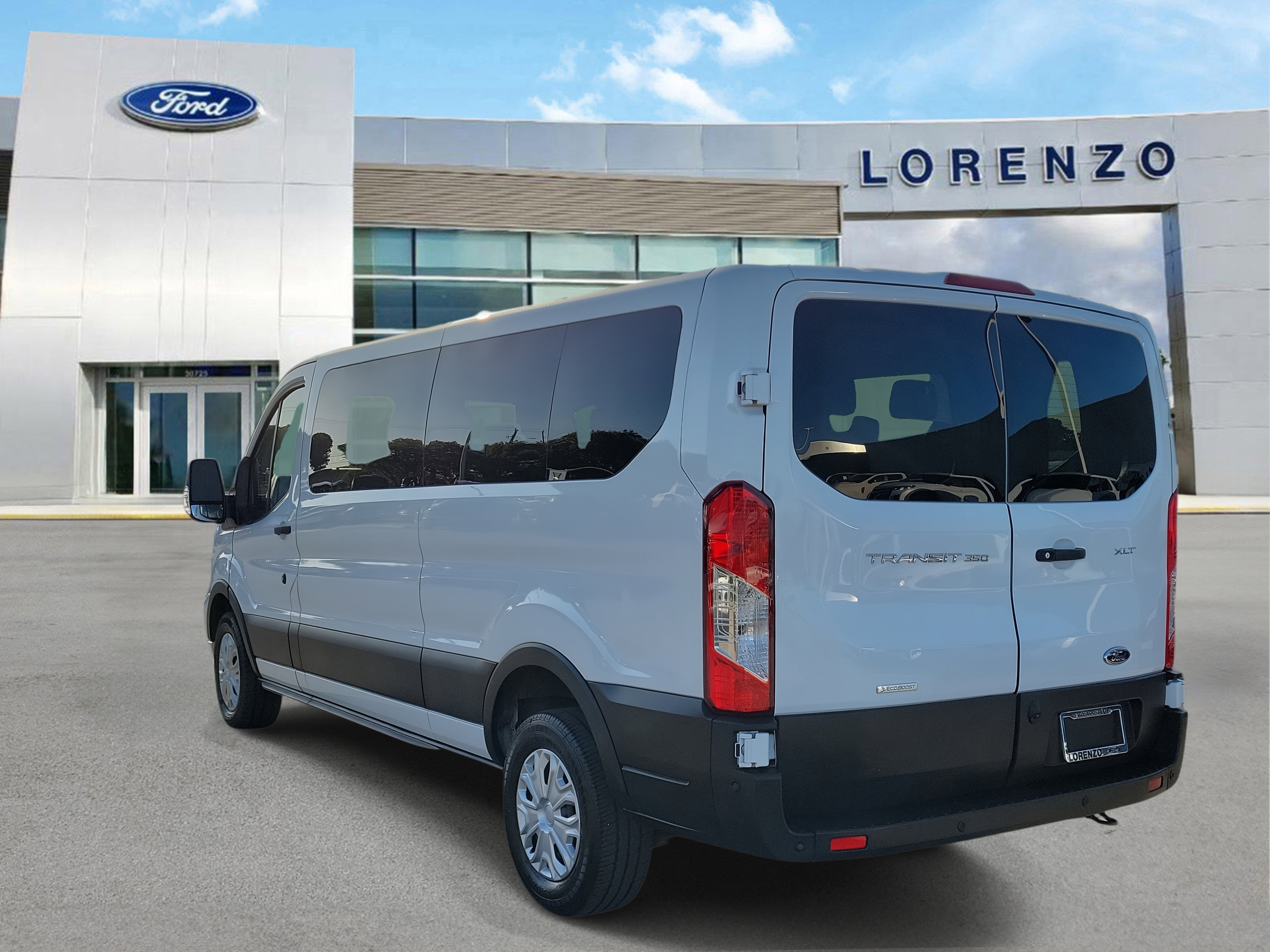 Used 2023 Ford Transit 350 XLT image 7