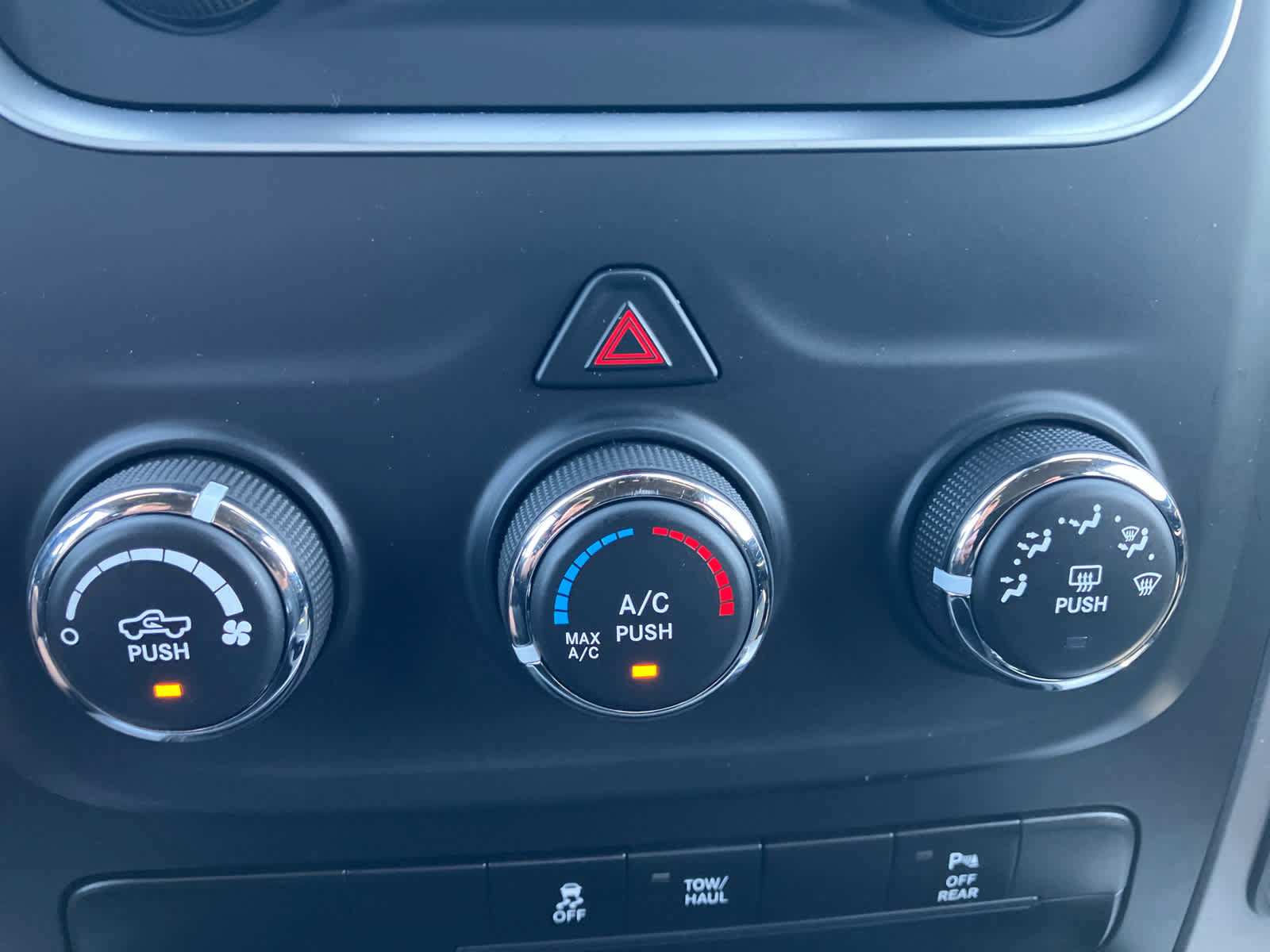 Used 2023 RAM 1500 Warlock AWD/4WD image 23