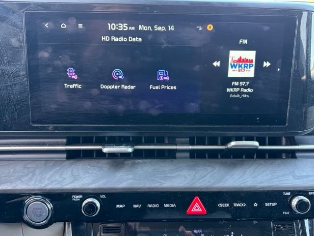 Used 2024 Kia Carnival EX FWD image 27