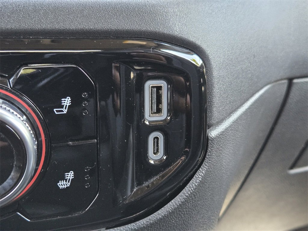 Used 2024 GMC Sierra 1500 SLT image 23