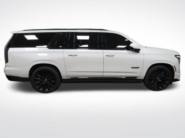 Used 2025 Cadillac Escalade ESV V w/ LPO, ONYX Package image 7