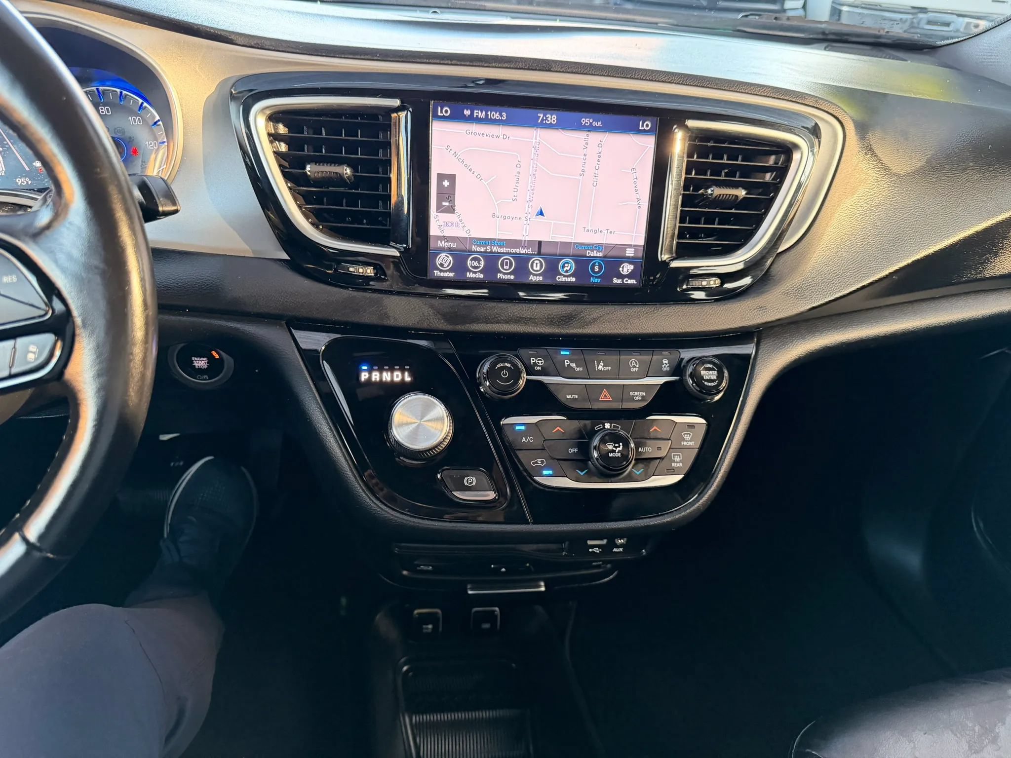 Used 2019 Chrysler Pacifica Touring-L Plus w/ Advanced Safetytec Group FWD image 37