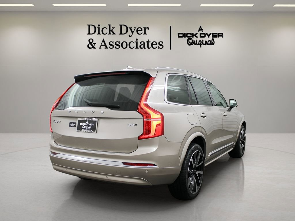 Used 2025 Volvo XC90 B6 Plus w/ Protection Package Premier AWD/4WD image 3