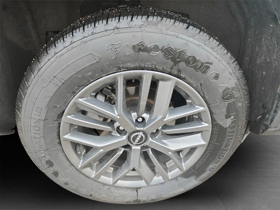 Used 2024 Nissan Rogue S image 31