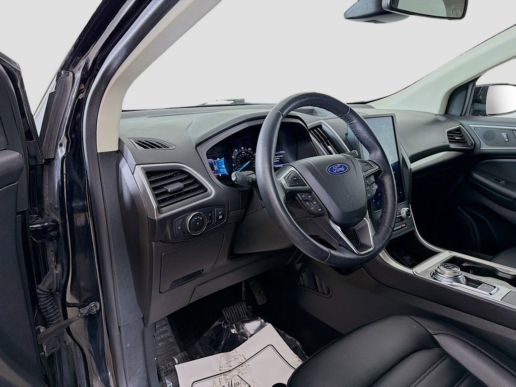 Used 2023 Ford Edge SEL w/ Convenience Package image 16