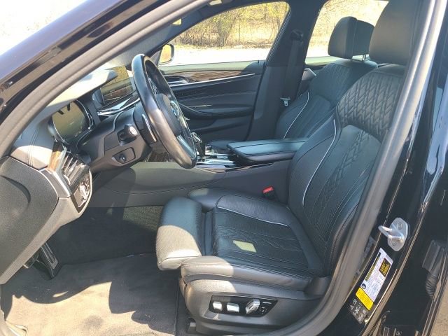 Used 2018 BMW M550i xDrive image 12