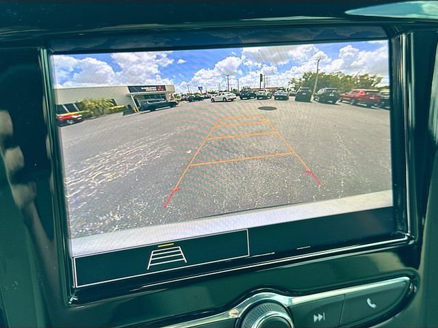 Used 2022 Chevrolet Traverse LS FWD image 13