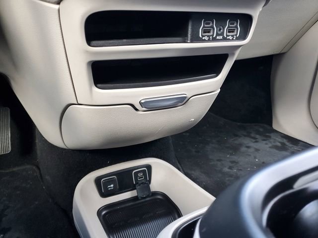 Used 2021 Chrysler Pacifica Touring-L FWD image 33