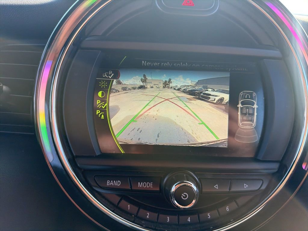 Used 2018 MINI Cooper S w/ Premium Package image 19