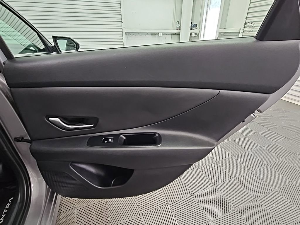 Used 2024 Hyundai Elantra SEL w/ Convenience Package image 37