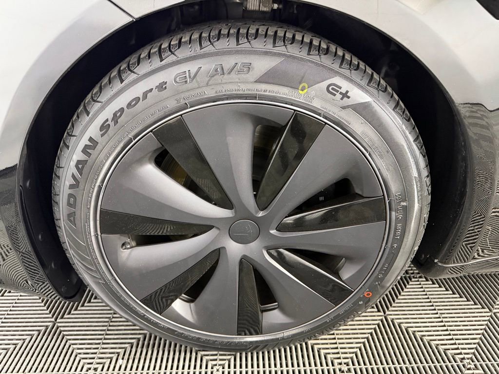 Used 2024 Tesla Model S AWD/4WD image 11