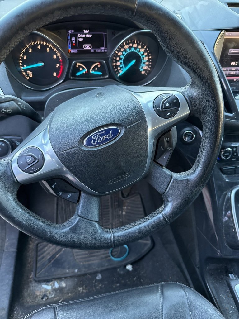 Used 2013 Ford Escape Titanium image 2