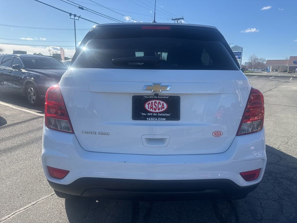 Used 2020 Chevrolet Trax LS w/ Tint and Cruise Package AWD/4WD image 8