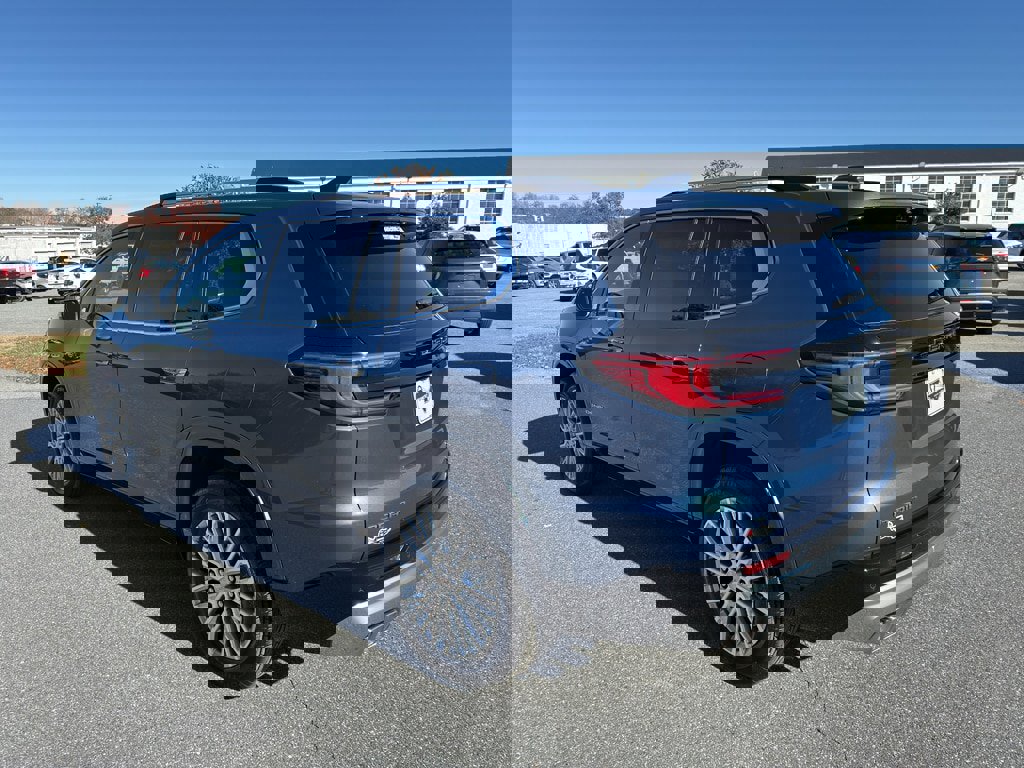 New 2026 GMC Acadia Denali w/ Super Cruise Package image 4