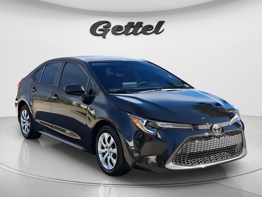 Used 2022 Toyota Corolla LE image 2