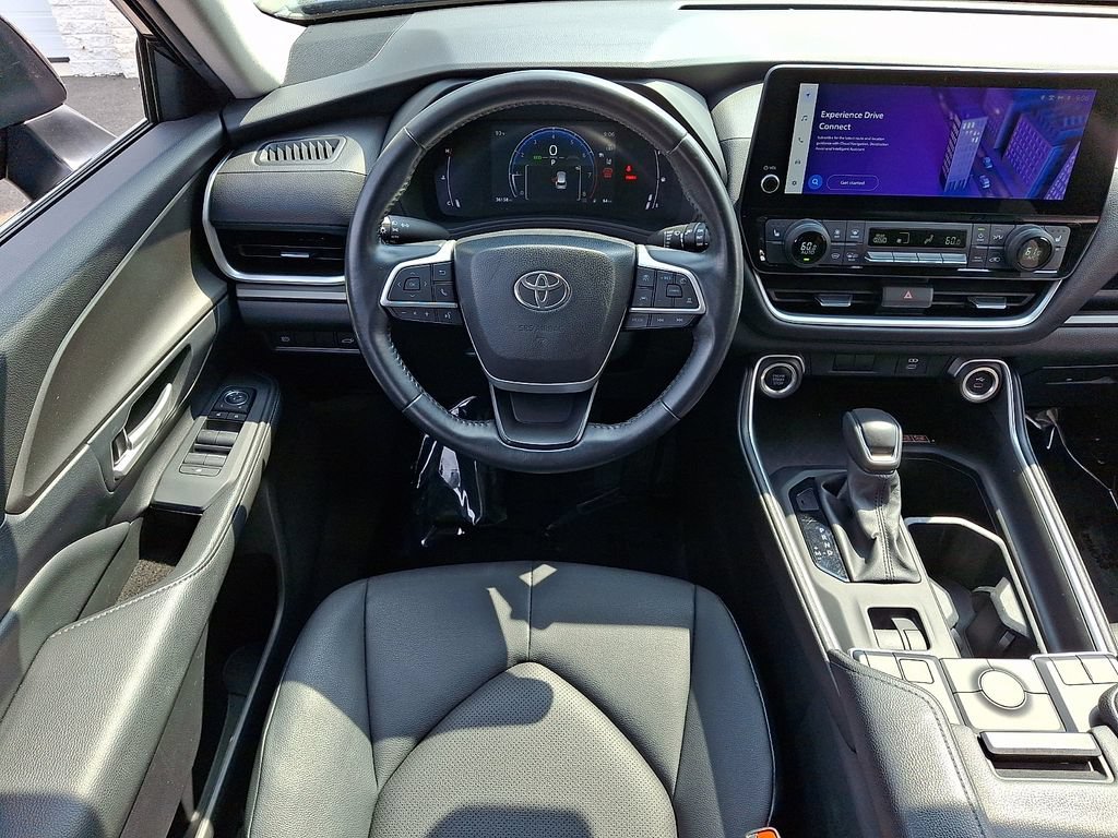 Certified 2024 Toyota Grand Highlander FWD image 11