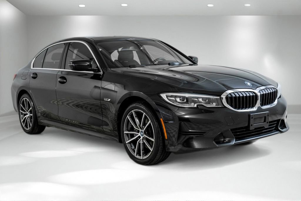 Used 2022 BMW 330e xDrive w/ Driving Assistance Package image 8