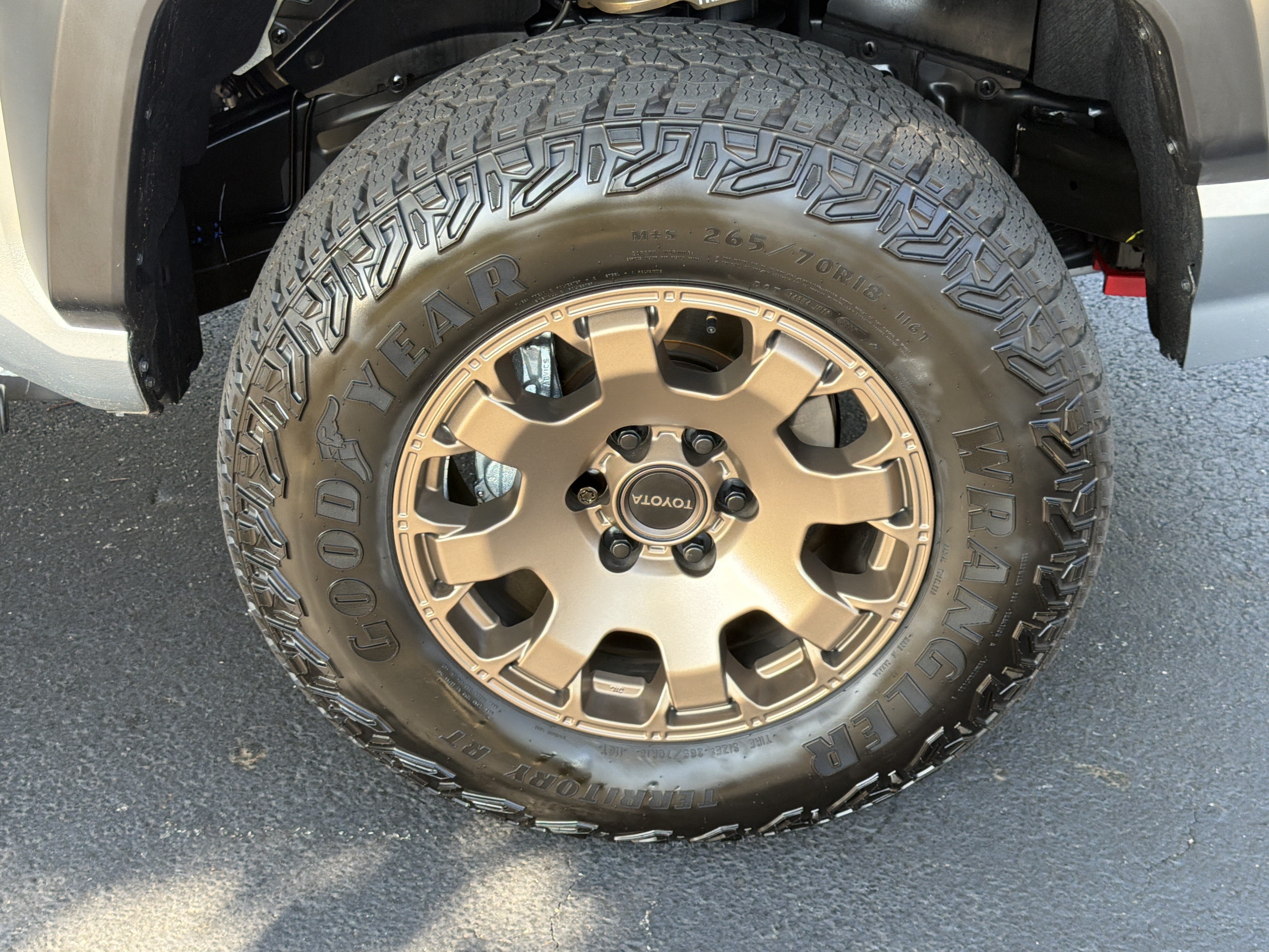 Used 2025 Toyota Tacoma 4x4 Double Cab Hybrid image 11