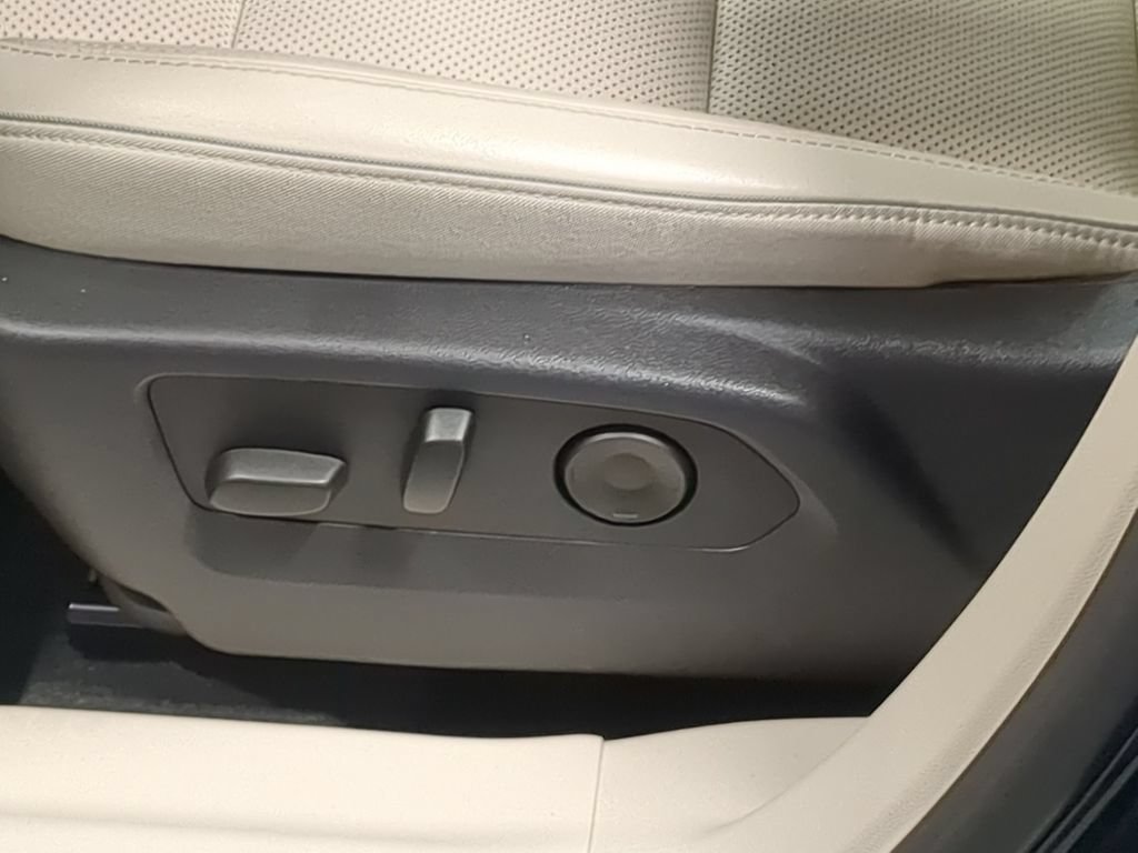 Used 2021 Buick Envision Essence AWD/4WD image 21