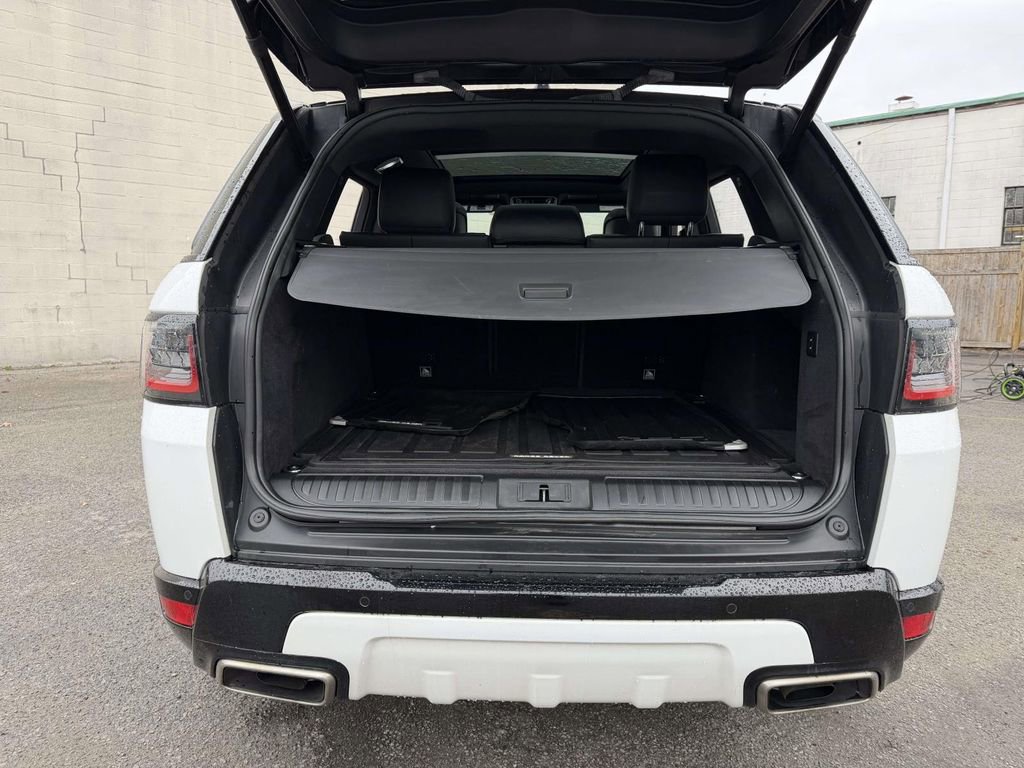 Used 2020 Land Rover Range Rover Sport HSE image 26