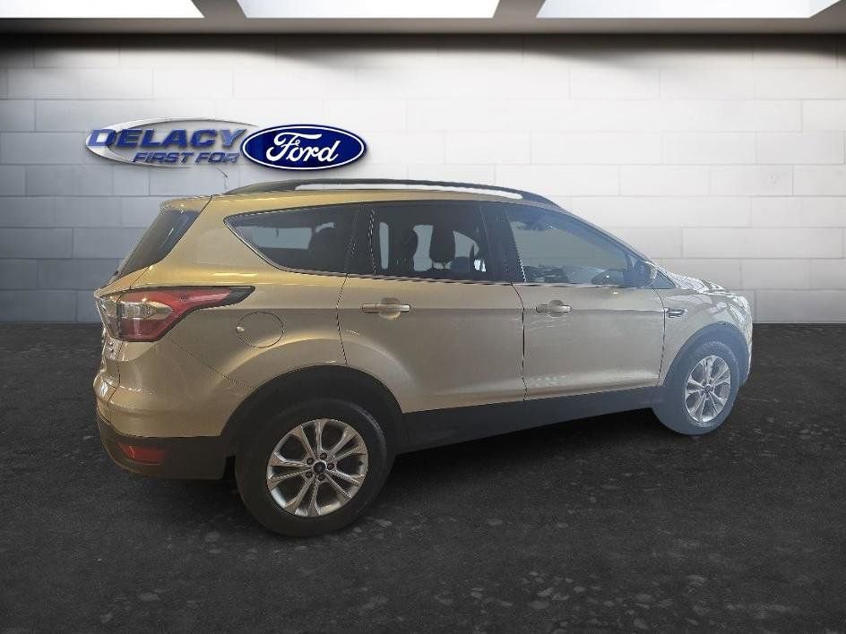 Used 2018 Ford Escape SE w/ Ford Safe & Smart Package AWD/4WD image 8