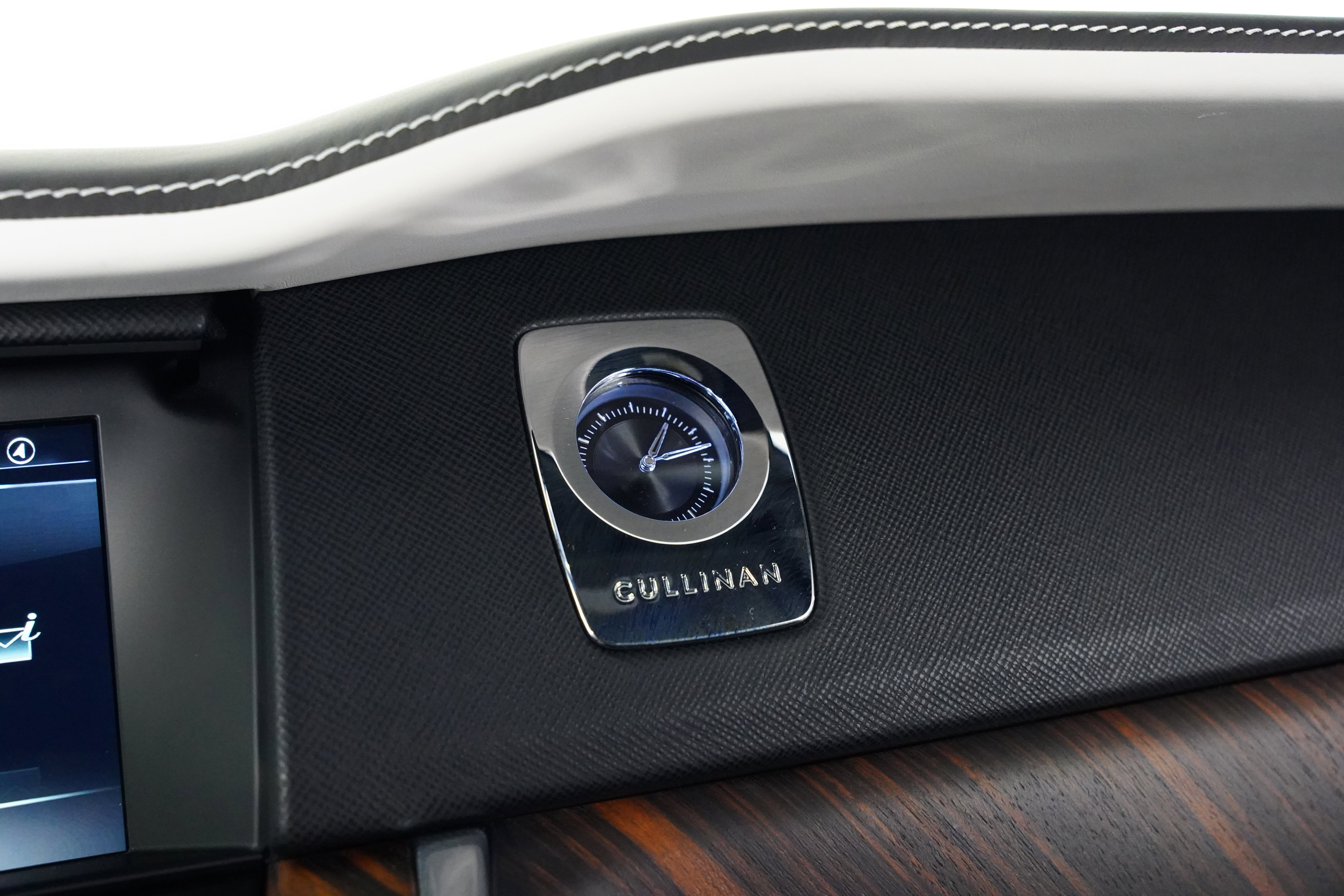 Used 2023 Rolls-Royce Cullinan w/ Cullinan Package image 57