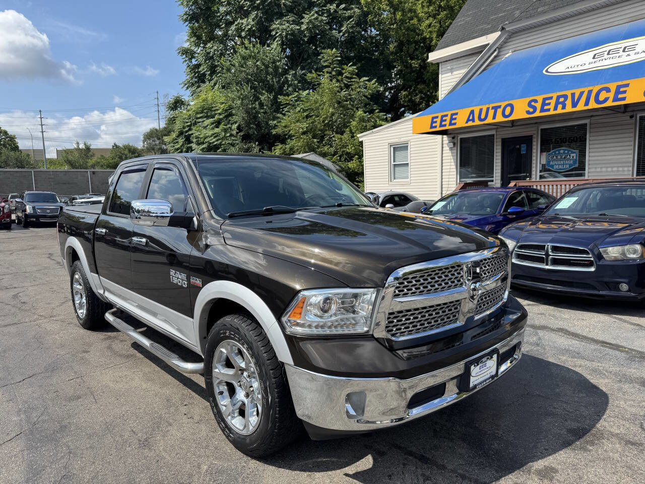 Used 2014 RAM 1500 Laramie w/ Convenience Group image 2
