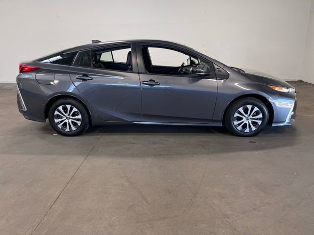 Used 2022 Toyota Prius Prime Limited image 2