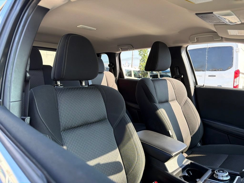 Used 2024 Mitsubishi Outlander ES AWD/4WD image 9