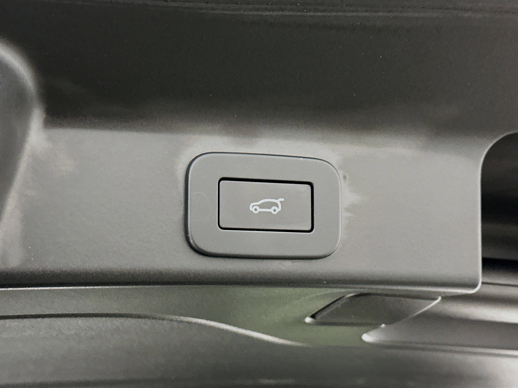 Used 2024 Jaguar F-PACE R-Dynamic S image 32