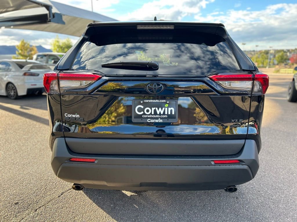 Used 2025 Toyota RAV4 XLE w/ Convenience Package image 8