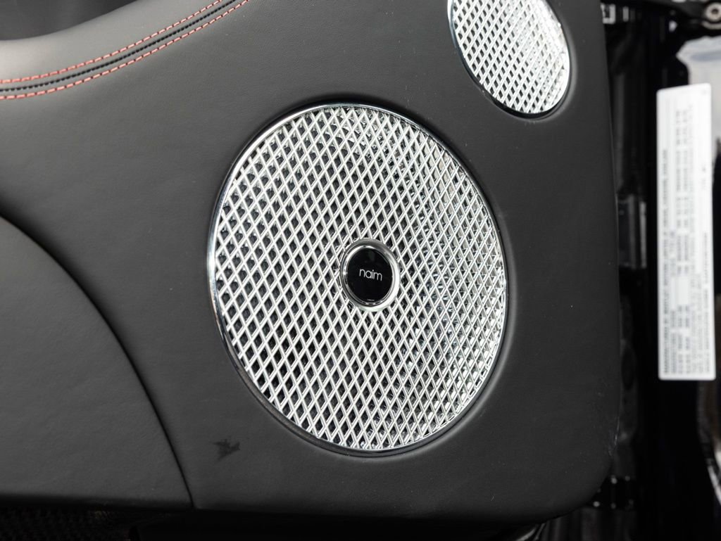 Certified 2025 Bentley Bentayga image 27