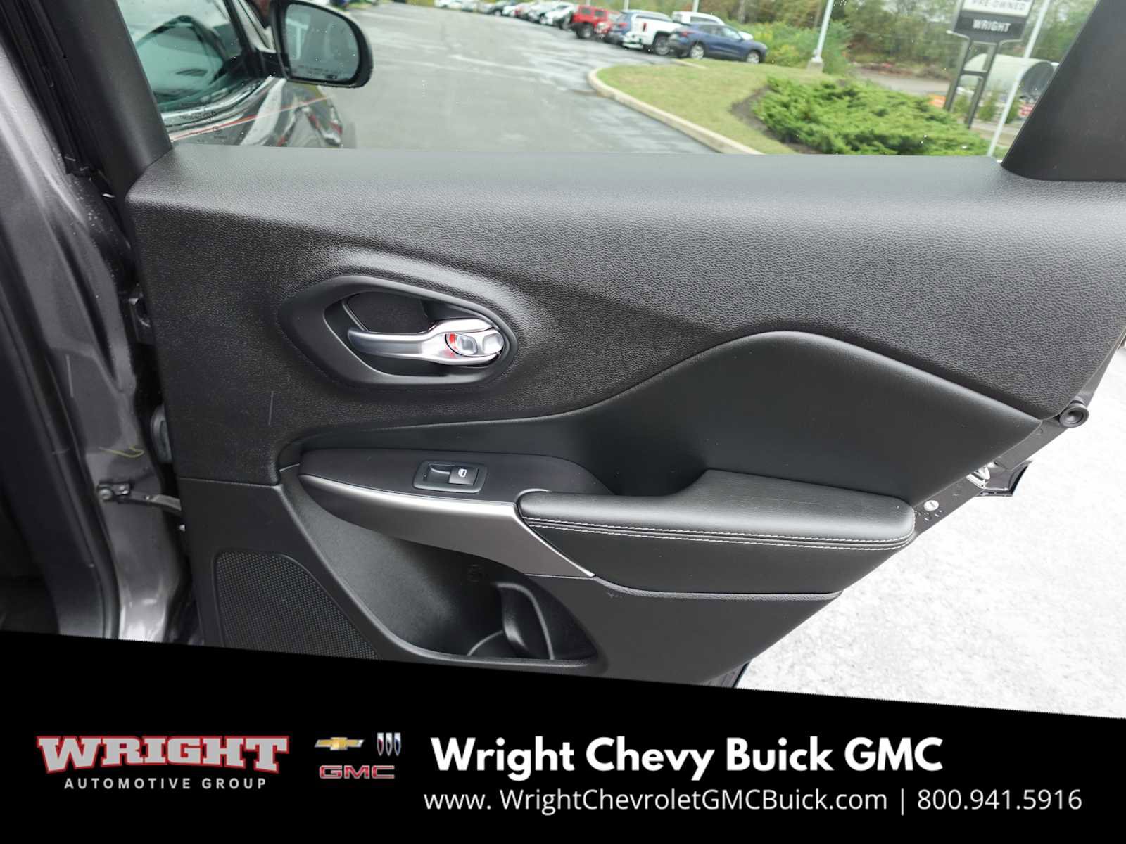 Used 2020 Jeep Cherokee Limited image 26