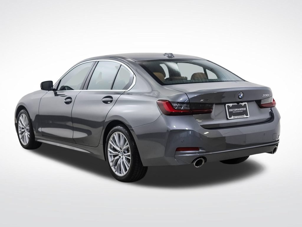 Used 2024 BMW 330i xDrive Sedan AWD/4WD image 3