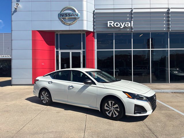 Used 2025 Nissan Altima 2.5 S FWD image 1