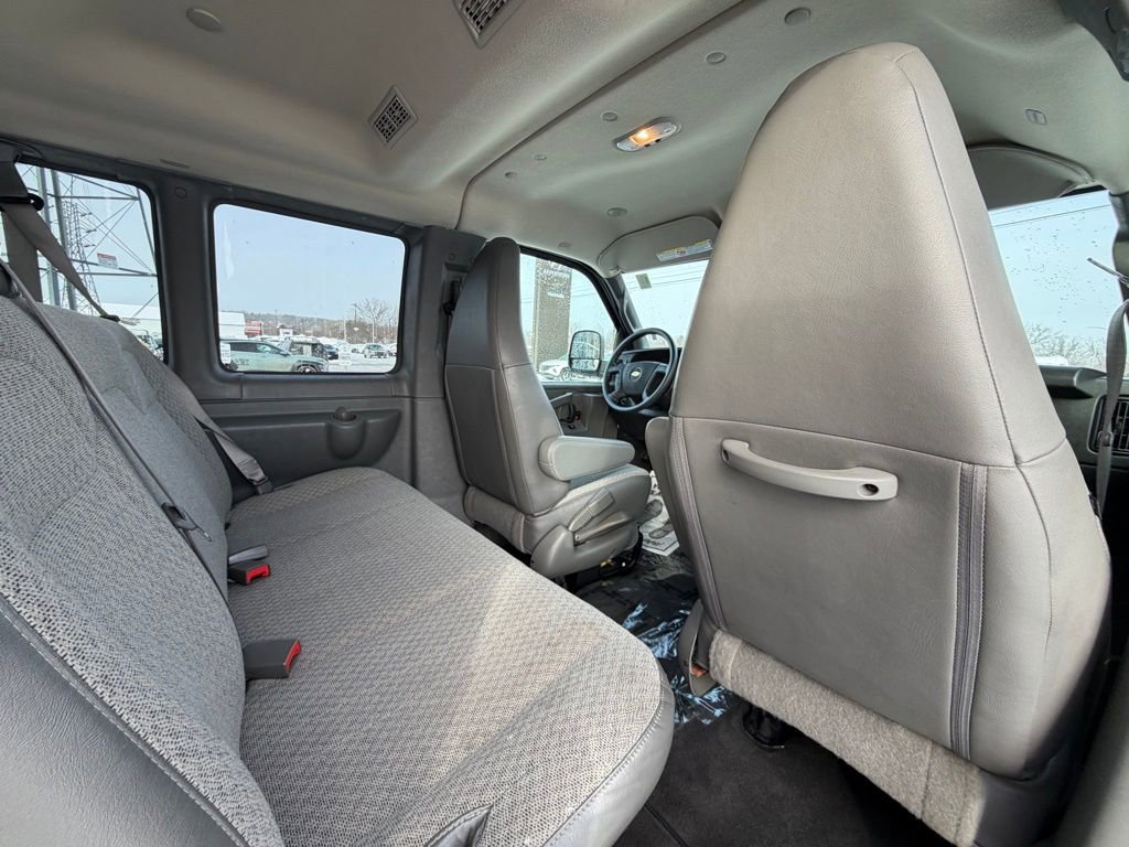 Used 2025 Chevrolet Express 3500 LT w/ LT Preferred Equipment Group image 22