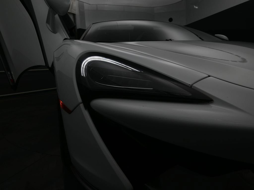 Used 2019 McLaren 570S Spider image 19