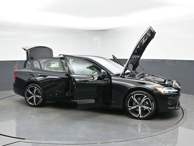 Used 2023 Volvo S60 B5 Ultimate w/ Protection Package Premier FWD image 48
